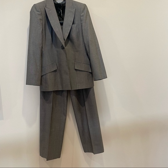Kasper Other - EUC Kasper Womens 2 Piece Pant Suit (Blazer and Trouser) Gray